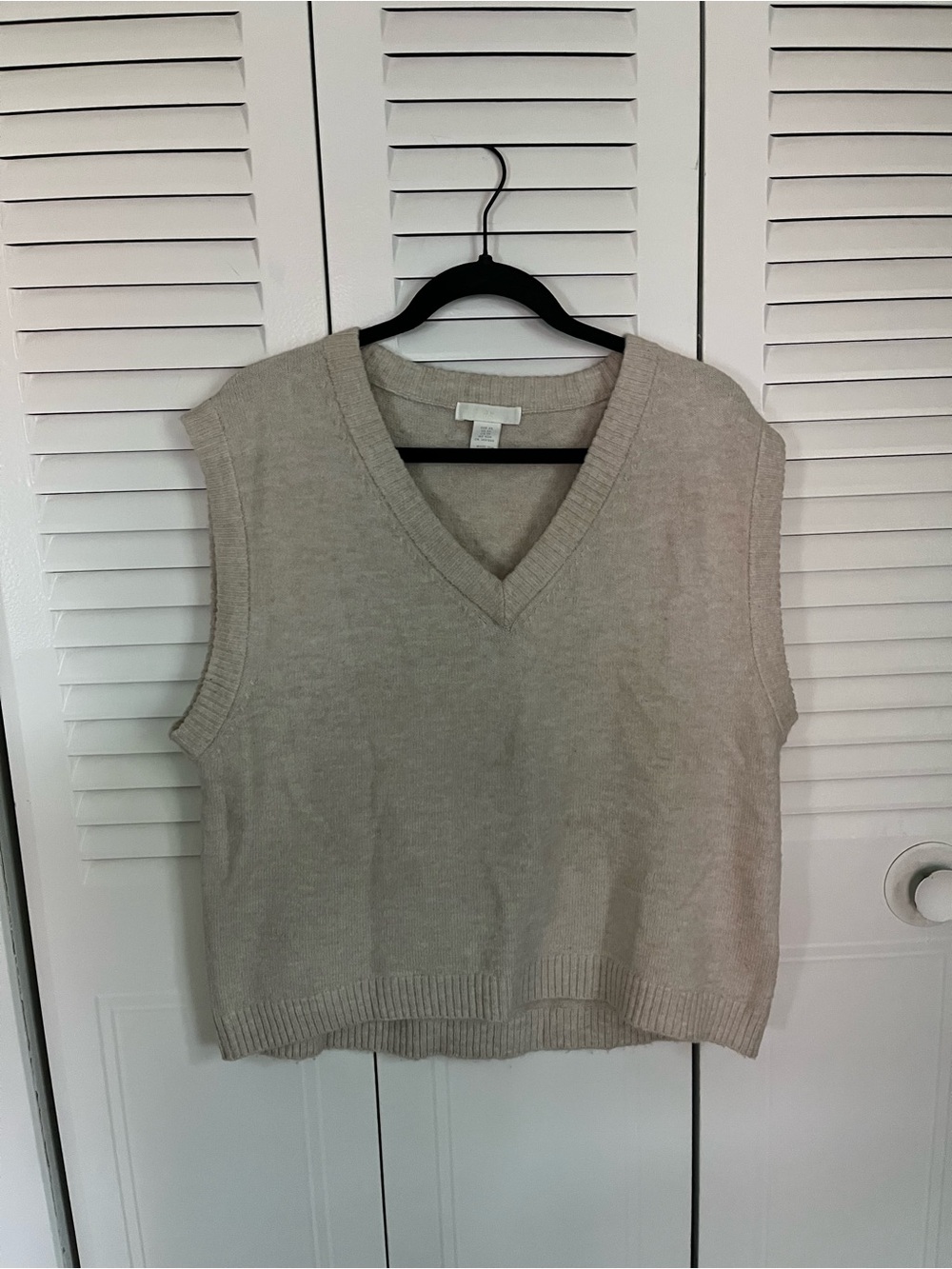 H&M Classic V-Neck Knit Sweater Vest - Cream